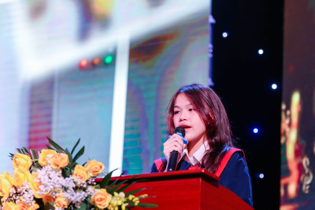 Em Trần Thy Khuy trải lòng về 4 năm học tại FPT Schools Cầu Giấy và gửi lời tri ân tới thầy cô, bố mẹ