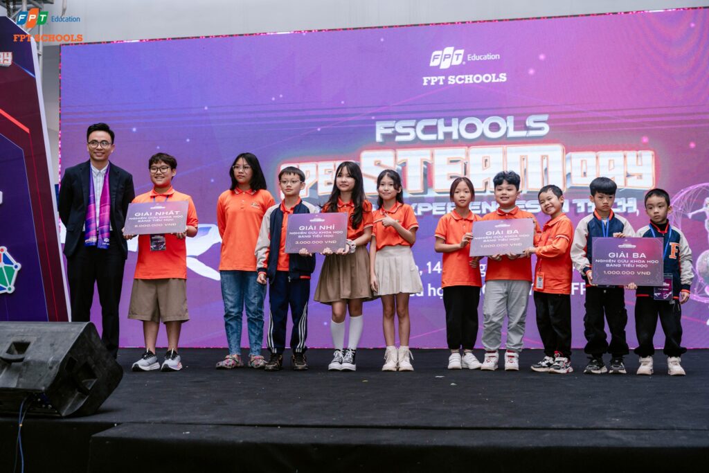 các đội của Fschools Cầu Giấy đã thi đấu với tinh thần quyết tâm và bình tĩnh, tự tin.