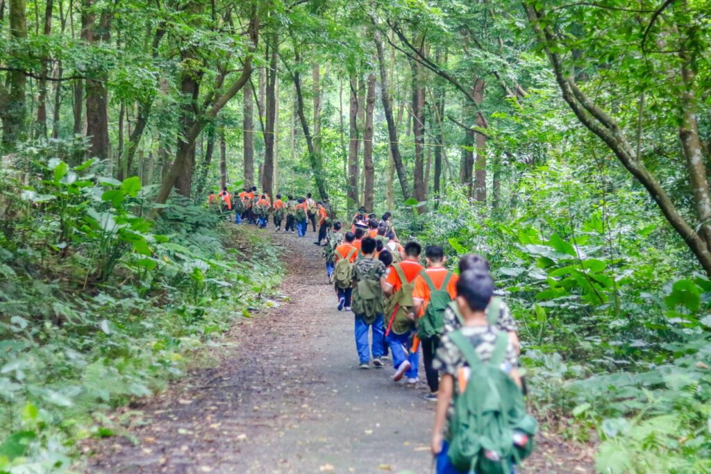 Chiến sĩ FPT Schools hành quân tại núi Luốt