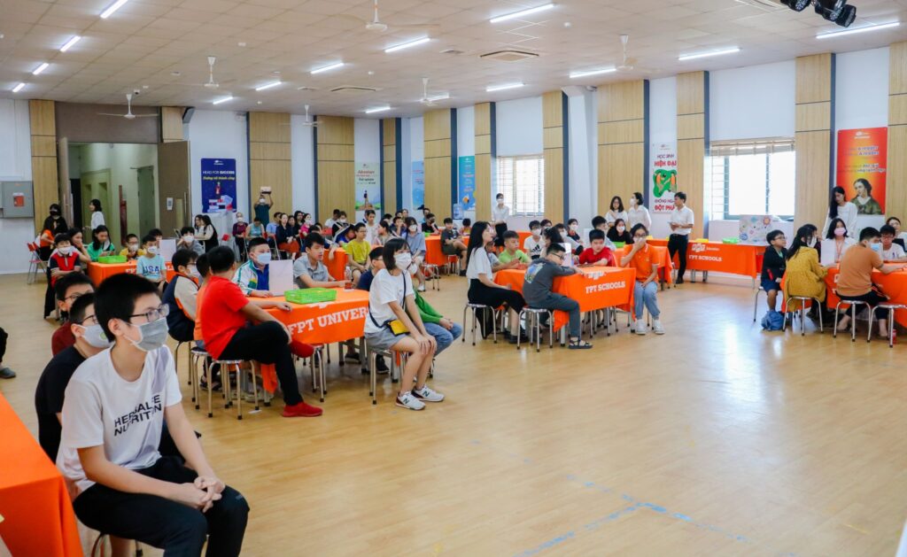 Trải nghiệm phương pháp học môn Khoa học Tự nhiên tại FPT Schools Cầu Giấy