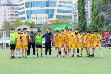 Học sinh khối THCS FPT tranh tài trong giải bóng đá cấp quận năm học 2022 - 2023
