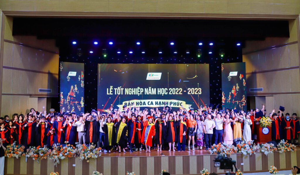 "Bản hòa ca hạnh phúc" trong Lễ tốt nghiệp của FPTers khối 9