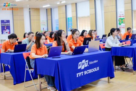 Các thầy cô FPT Schools Cầu Giấy tham gia buổi tập huấn