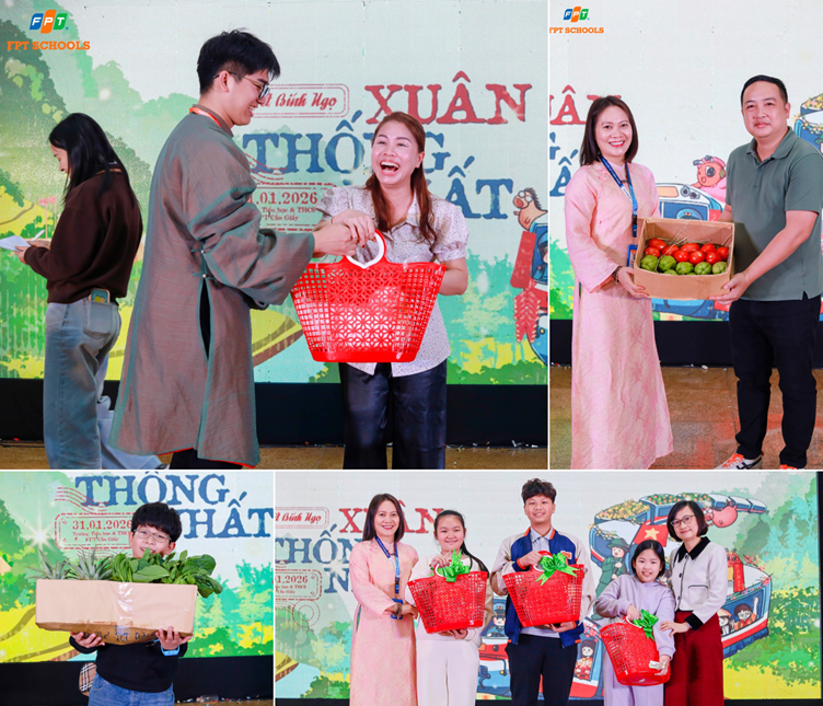 Phụ huynh, học sinh tươi cười nhận gà, vịt hoặc làn quà