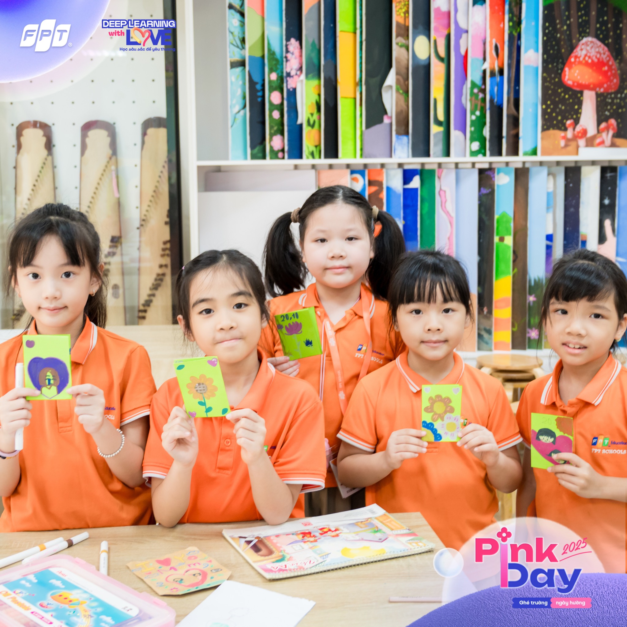 Hành trình lan tỏa yêu thương, tôn vinh phụ nữ Việt Nam qua chuỗi hoạt động Pink Day 1 Những chiếc thiệp xinh xắn được các bạn học sinh chuẩn bị để gửi tặng bà/mẹ/chị của mình