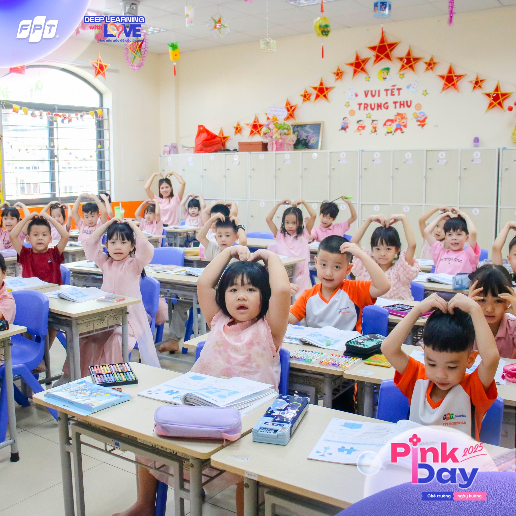 Hành trình lan tỏa yêu thương, tôn vinh phụ nữ Việt Nam qua chuỗi hoạt động Pink Day 4 Mỗi lớp đều chuẩn bị những trang phục màu “hường” đáng yêu vào ngày Pink Day