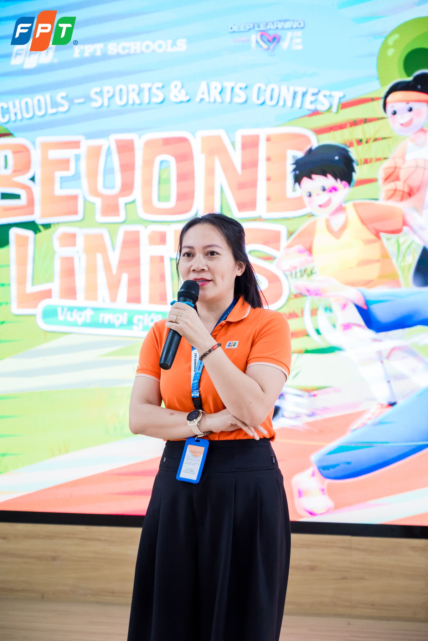 Khai mạc Hội thao Beyond Litmits - Vượt mọi giới hạn 3 Cô Hà Thị Thu Trang – Hiệu trưởng Trường Tiểu học & THCS FPT Cầu Giấy gửi lời chúc đến toàn thể học sinh và hội thao.