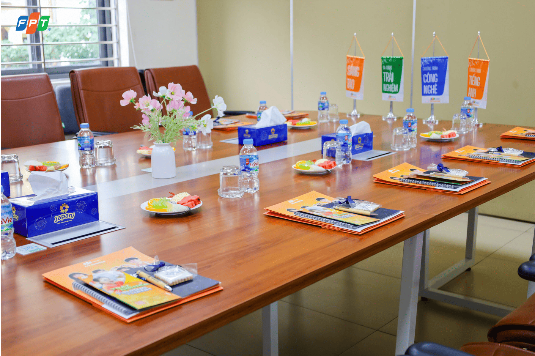 FPT Schools trao đổi cơ hội hợp tác giáo dục quốc tế với đoàn Đại sứ quán Anh 6 Anh man hinh 2025 11 15 luc 11.16.38 1