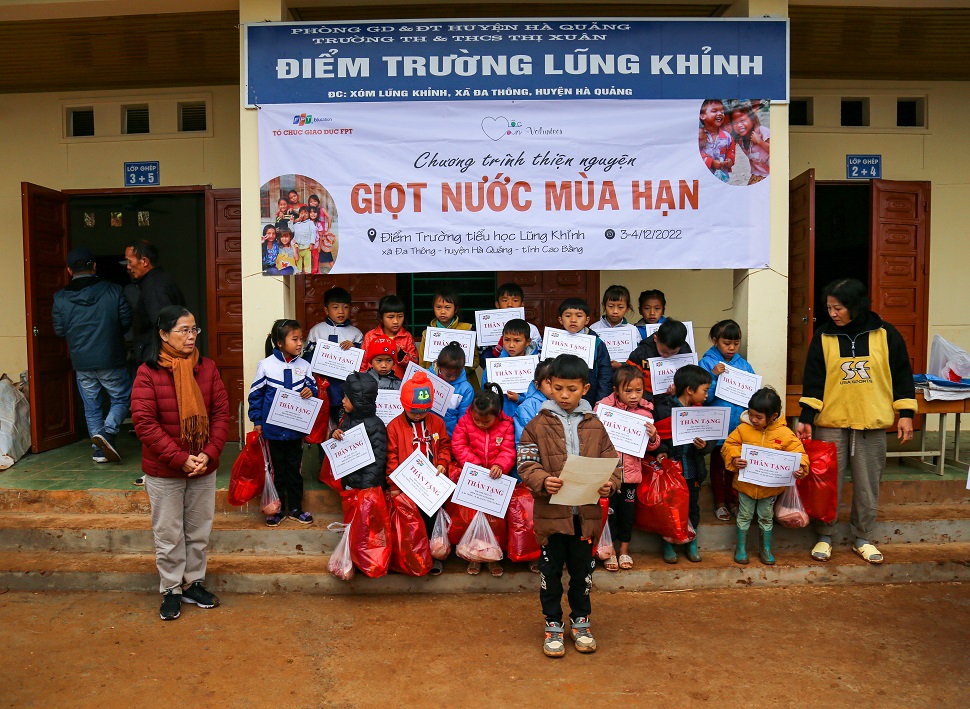 Toàn trường xúc động nghe đọc thư của bạn Khúc Nhật Minh, lớp 2A3, trường Liên Cấp Fschool Bắc Ninh gửi các bạn nhỏ ở Lũng Khỉnh