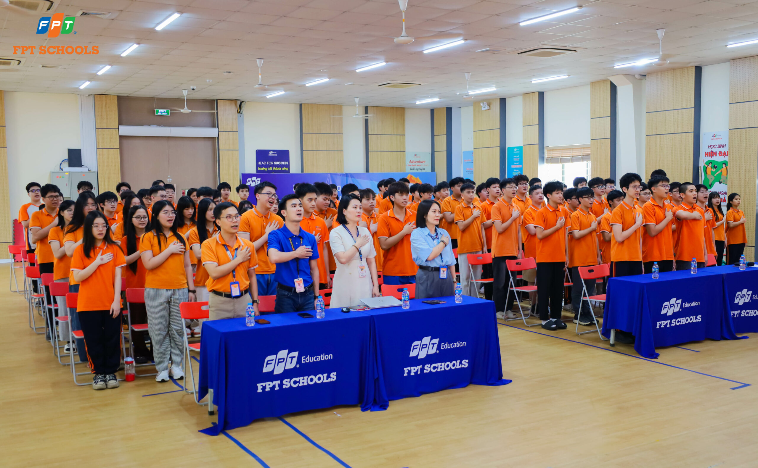 Trang trọng và đầy tự hào trong Lễ kết nạp Đoàn cho 94 học sinh ưu tú khối 9 tại FPT School Cầu Giấy  | FPT Schools