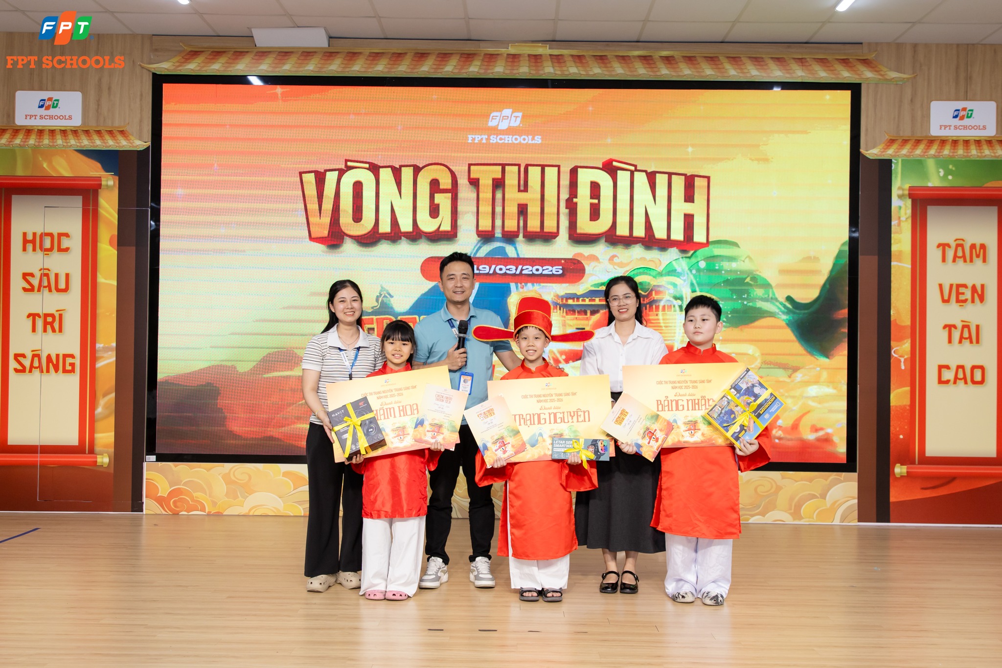 Thi Trạng thời 4.0: Cuộc đấu trí đầy kịch tính của các "sĩ tử" FPT Schools Cầu Giấy 11 FPT Schools Cau Giay Trang nguyen 2