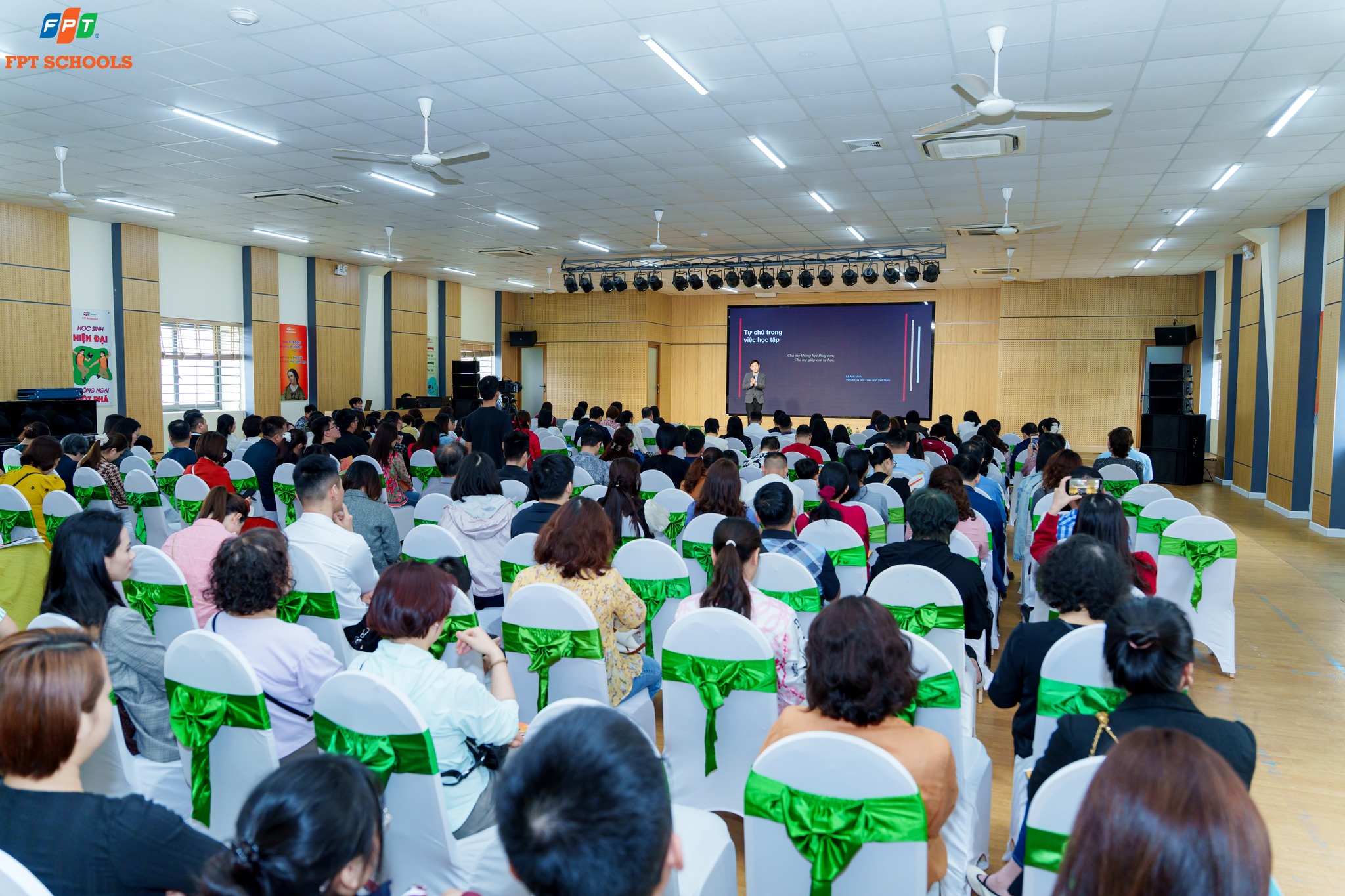 FPT Schools Cau Giay Hoi Thao 3