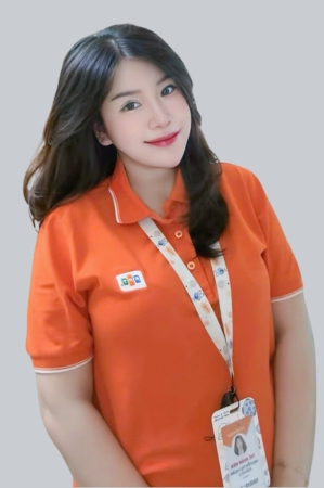 Cô Nguyễn Thu Ngân 4 Nguyen Thu Ngan to tieng anh