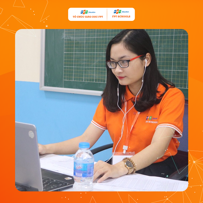 Cô Nguyễn Phương Thùy trong một buổi giảng dạy online