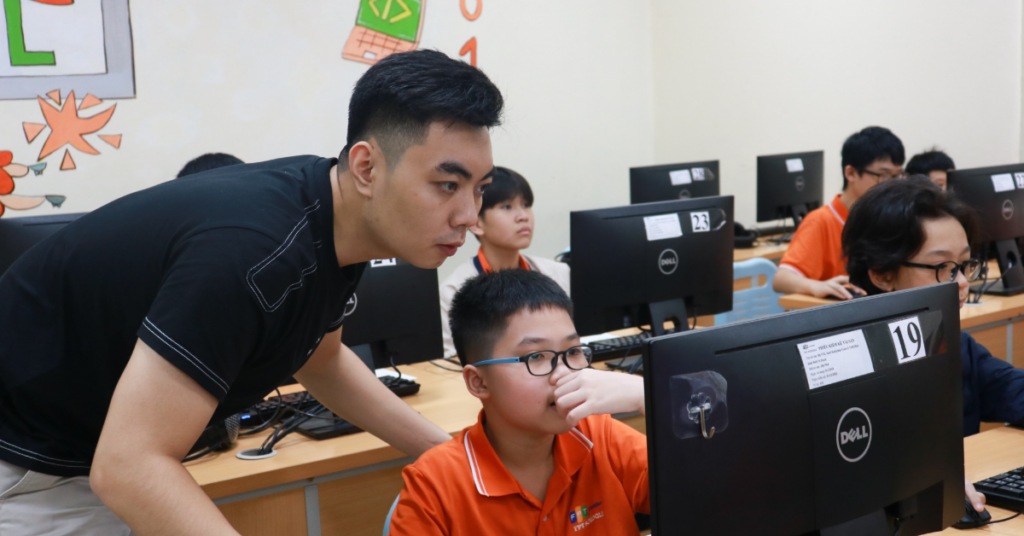 Hình ảnh thí sinh tham gia cuộc thi “Tài Năng Tin Học Trẻ Quốc Tế Thành Phố Hà Nội” cấp trường