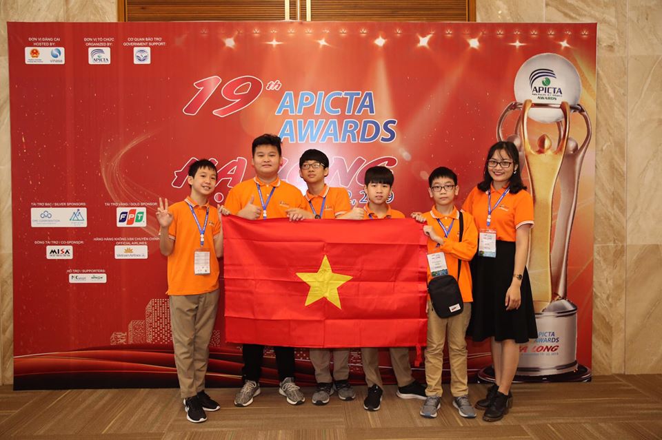 Học sinh khối THCS FPT Schools Cầu Giấy đại diện Việt Nam tham gia APICTA 2019 và là một trong 8 đội giành bằng khen (Merits).