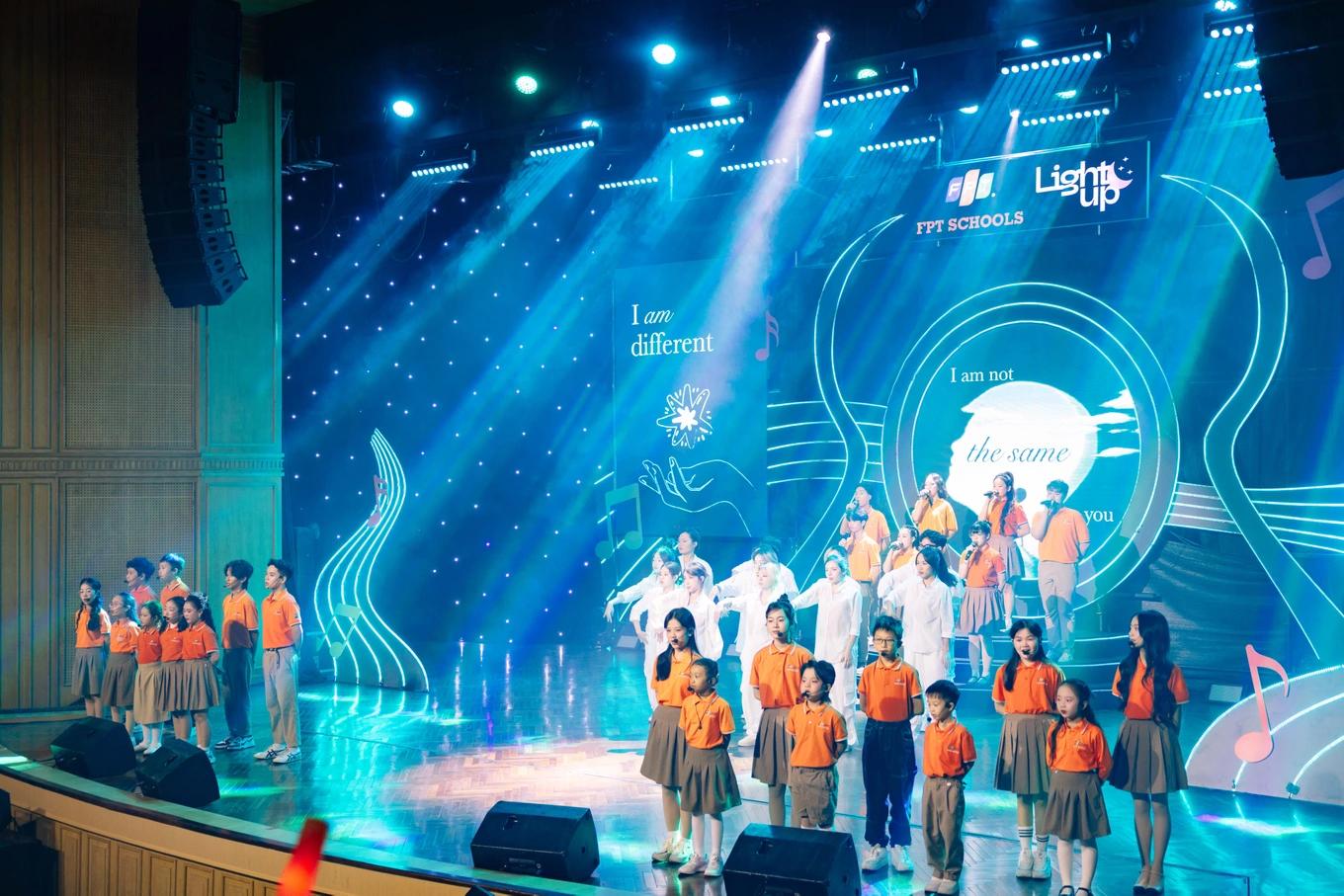 Tiết mục mở màn đêm chung kết (Ảnh: BTC).