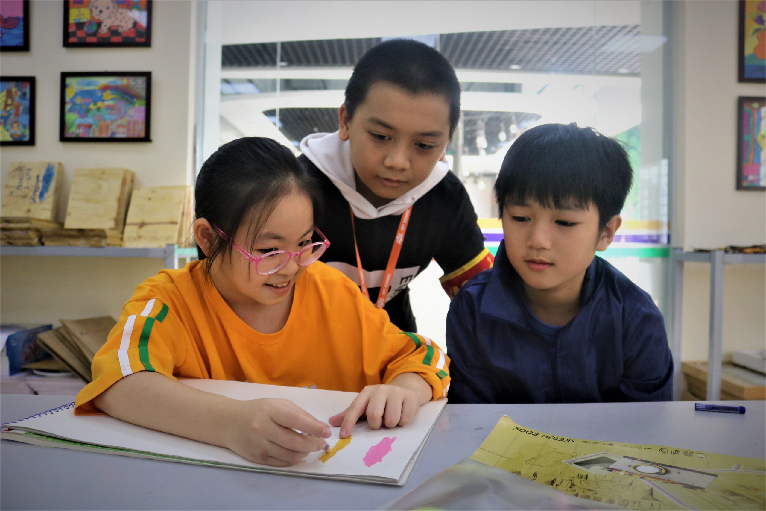 Dự Án: Vẽ Tranh Sơn Mài - Khơi Nguồn Tình Yêu Nghệ Thuật Truyền Thống Cho  Học Sinh Nhà F – Trường Tiểu Học & Thcs Fpt